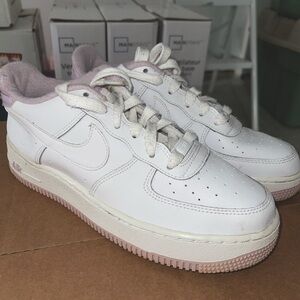 NIKE AIRFORCE 1 Pink and White
